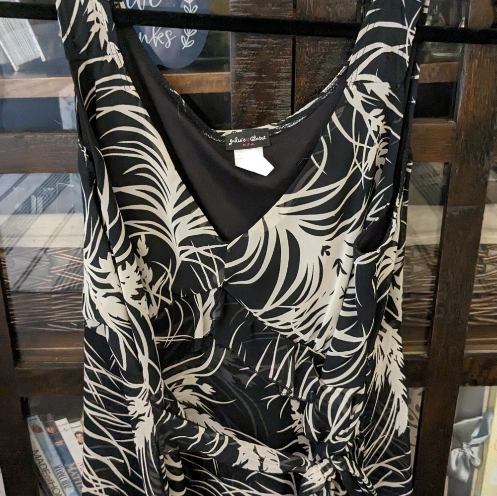 Women's Sleeveless Tunic